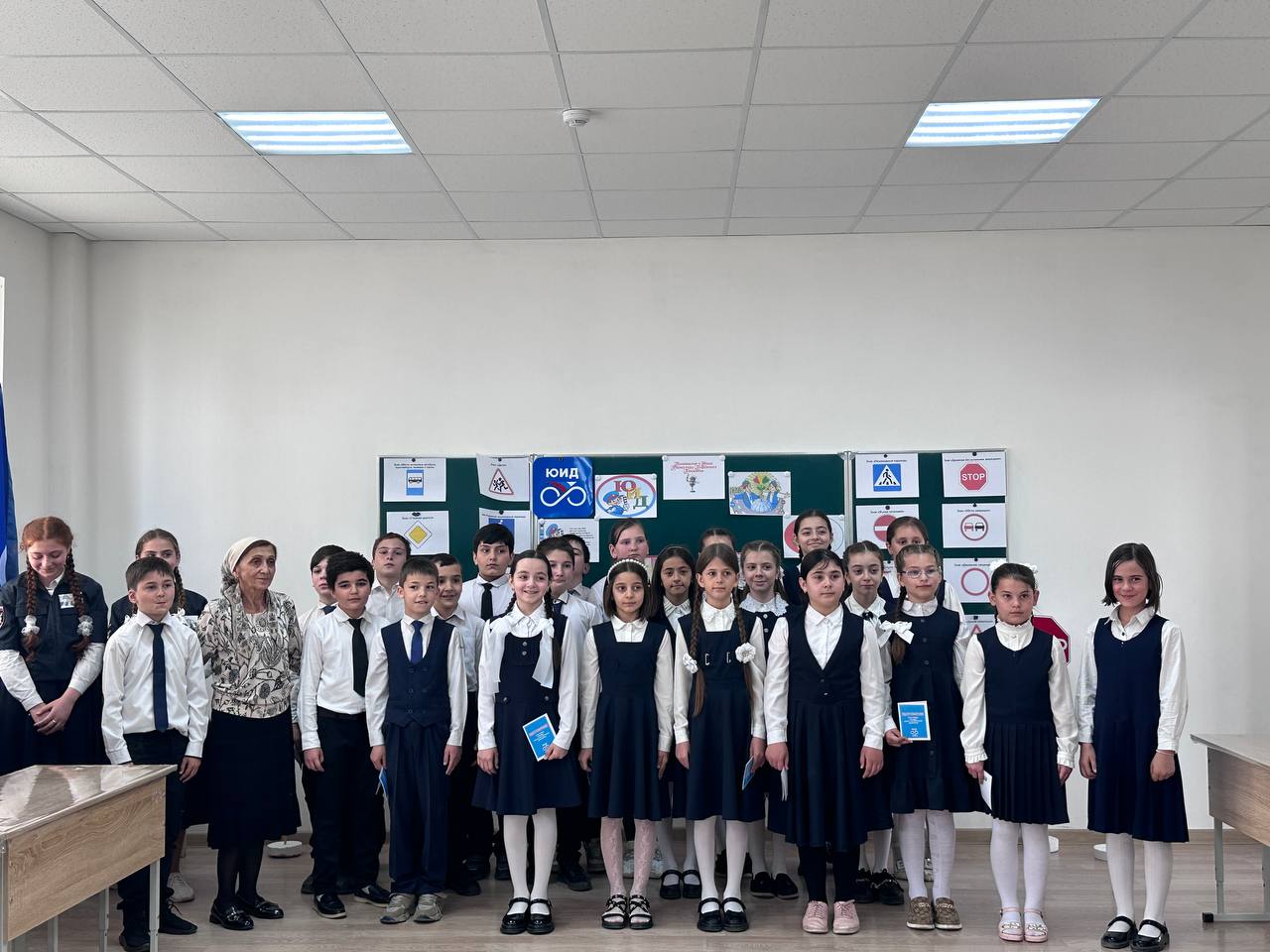 « Юные помощники инспектора дорожного движения» « Юные помощники инспектора дорожного движения».